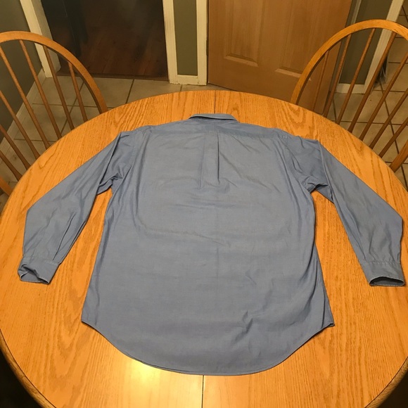 Ralph Lauren Button down. Size M. - Picture 2 of 4